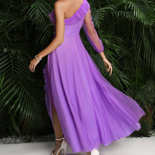 Damen Elegantes Maxikleid mit asymmetrischem Ausschnitt und fransierten Details EB