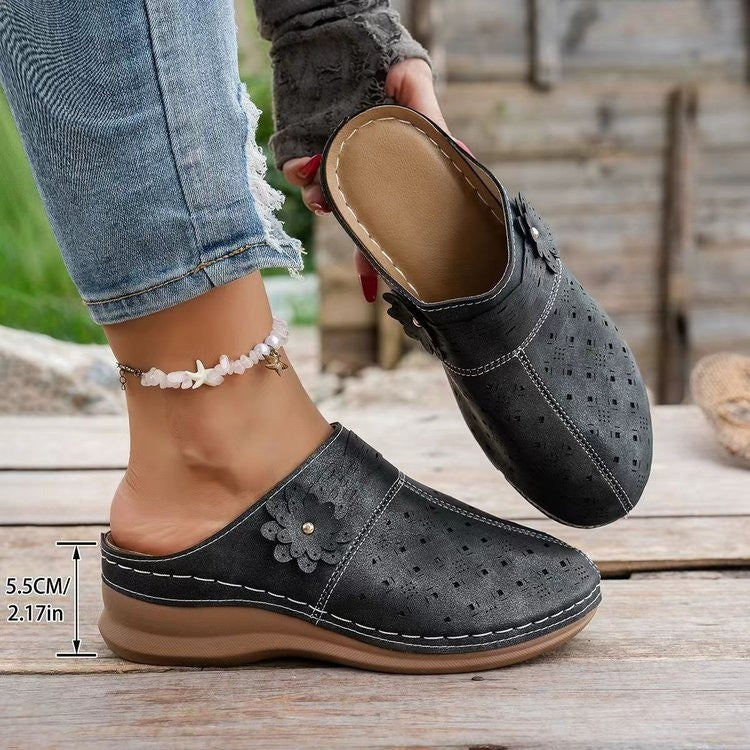 Damen bequeme Clogs mit atmungsaktivem Lochmuster und dekorativer Blumendetails EB