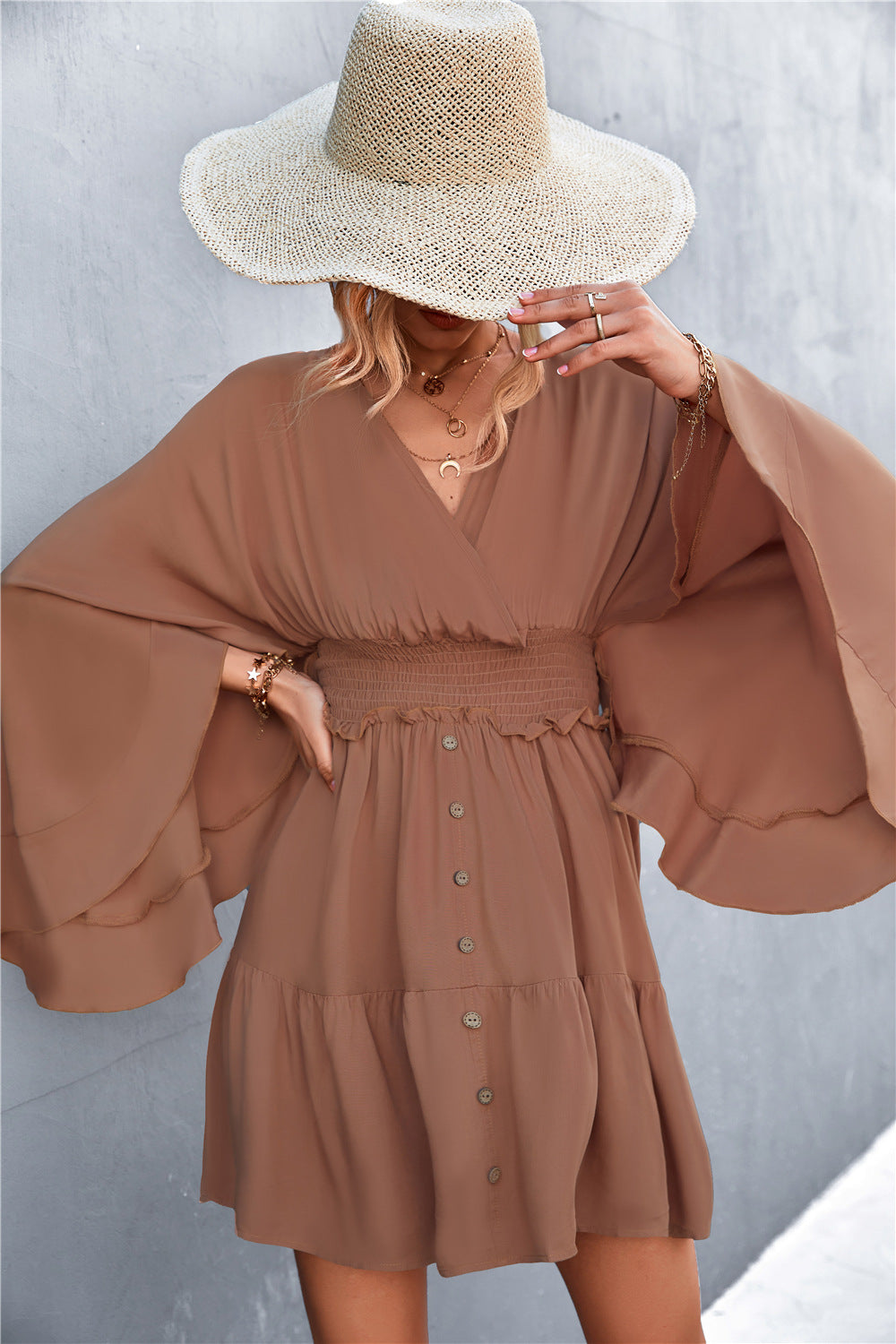 Damen lässiges Wickelkleid mit voluminösen Ärmeln und Knopfdetails EB