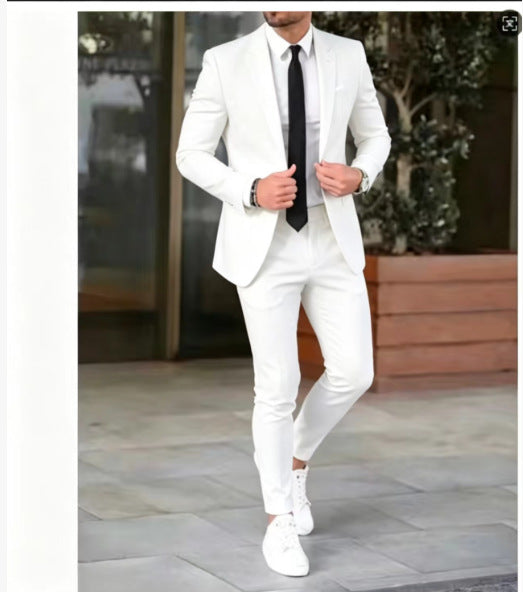 Herren nan tailliertes Anzugset aus leichtem Stretch-Twill mit Ein-Knopf-Sakko und Flat-Front-Hose EB