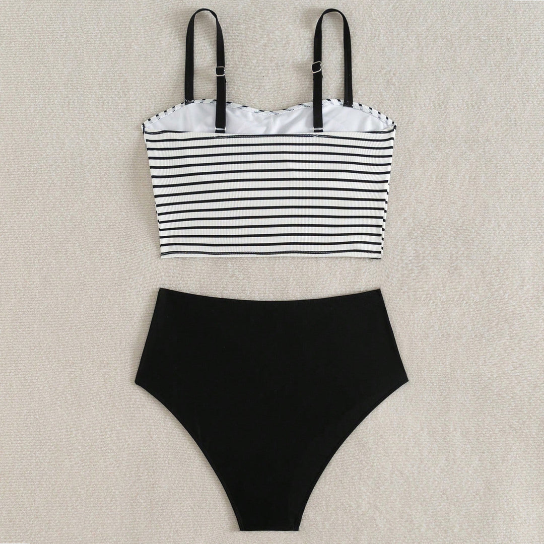 Damen Hochgeschnittener Bikini mit gestreiften Crop-Oberteil EB