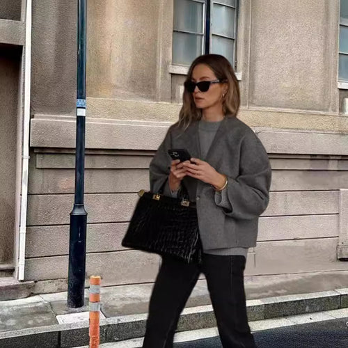 Damen oversized Wolljacke mit elegantem Schnitt und lässigem Look EB