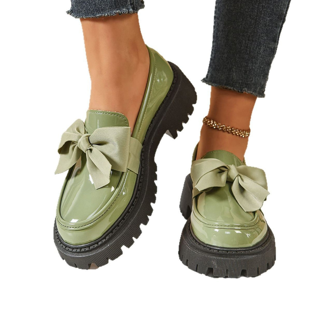 Damen Glänzende Plateau-Loafer mit übergroßer Zierschleife und grober Profilsohle EB