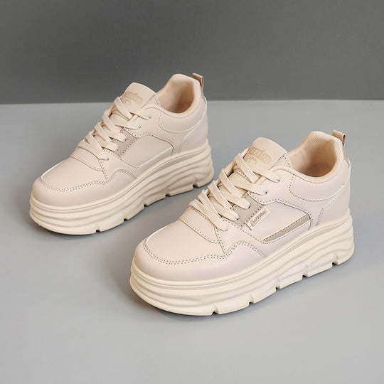 Damen modische Plateau-Sneaker mit dämpfendem Sohlenprofil und strukturiertem Obermaterial EB