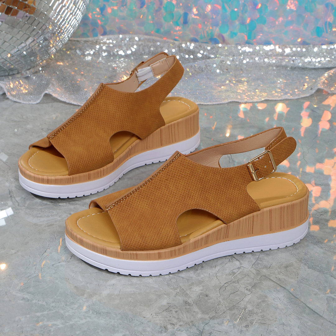 Damen Wedge-Sandalen mit perforiertem Obermaterial und verstellbarem Riemen EB