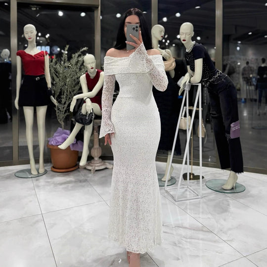 Damen Elegantes Spitzenkleid mit Off-Shoulder Design und Schößchen EB