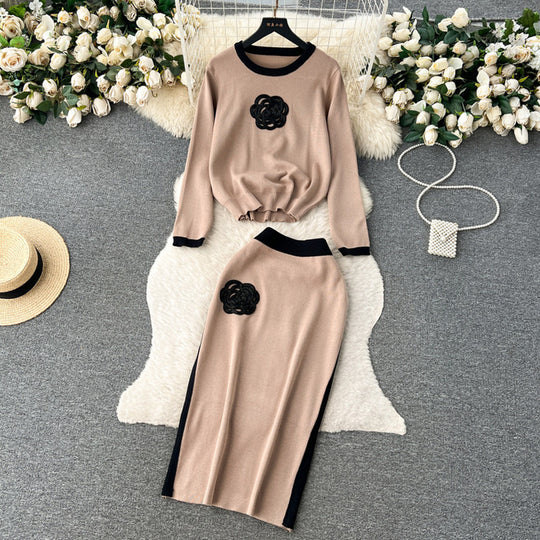 Damen modisches Strickensemble mit applizierten Blumen EB