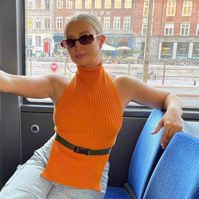 EB - Crop Top mit Hohem Kragen und Seitlichen Cut-Outs, Damen