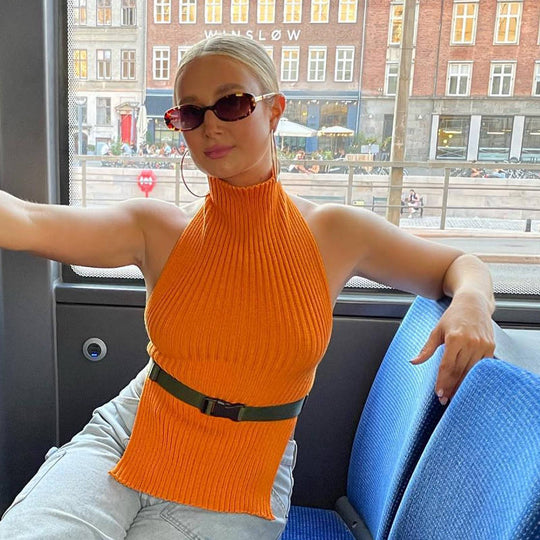 EB - Crop Top mit Hohem Kragen und Seitlichen Cut-Outs, Damen