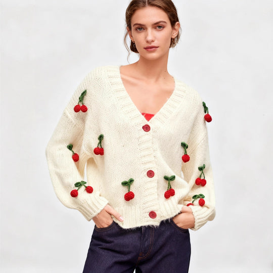 Damen Strickjacke mit fröhlichem Kirschdesign und praktischen Knopfdetails EB
