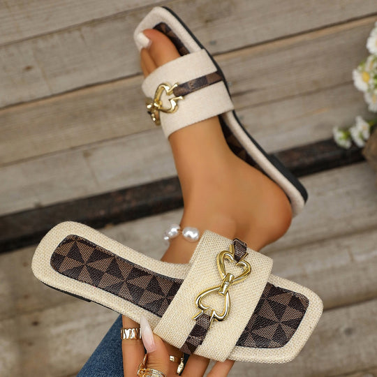 Damen modische Slide-Sandalen mit eleganter Herz-Applikation und komfortabler Sohle EB