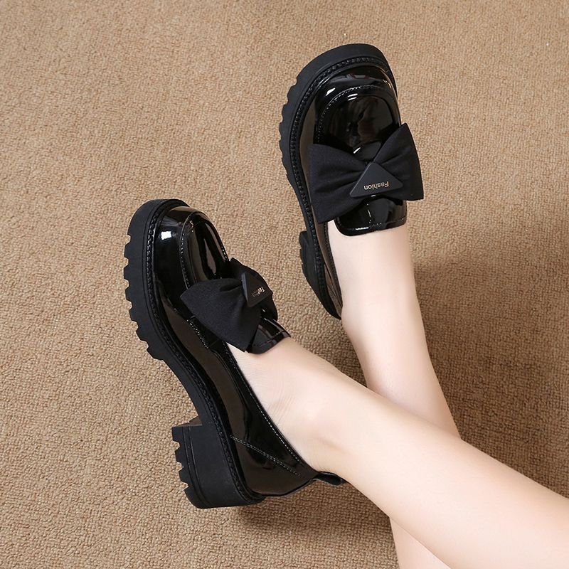 Damen modische Lack-Schuhe mit dekorativem Schleifenakzent und rutschfester Sohle EB