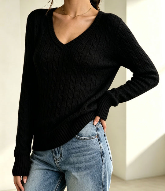 Damen Kabelstrickpullover mit V-Ausschnitt, feiner Struktur und taillierter Passform EB