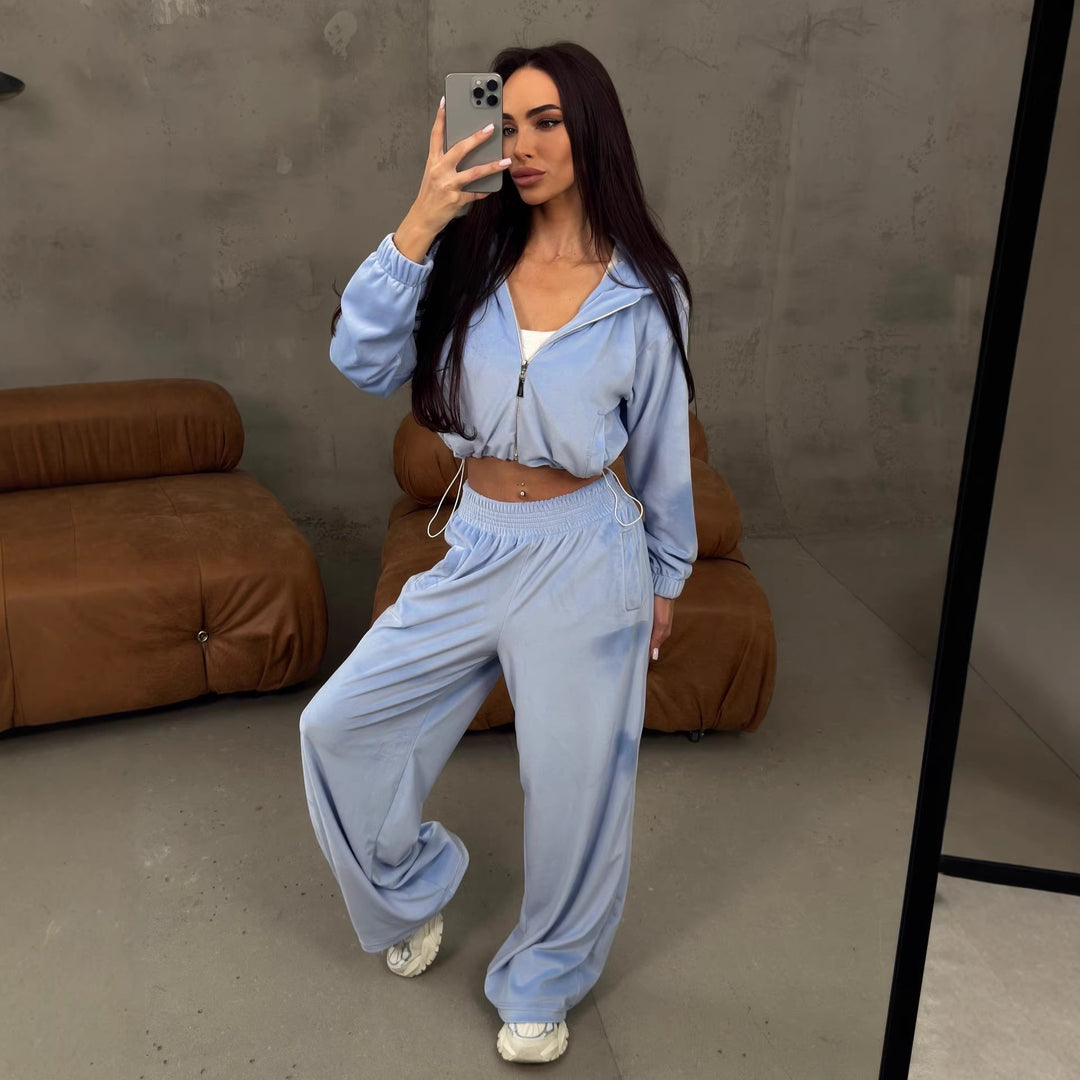 Damen weites Lounge-Set mit Cropped Zipjacke und High-Waist Relaxhose Eichborn Berlin