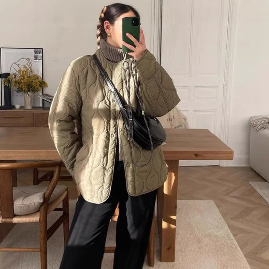 Damen gesteppte Übergangsjacke mit seitlichen Taschen und elegantem Schnitt EB
