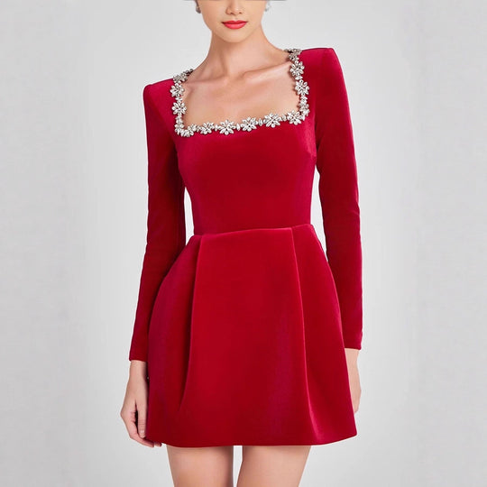 Damen Elegantes Samtkleid mit Blumenapplikationen und U-Boot-Ausschnitt EB