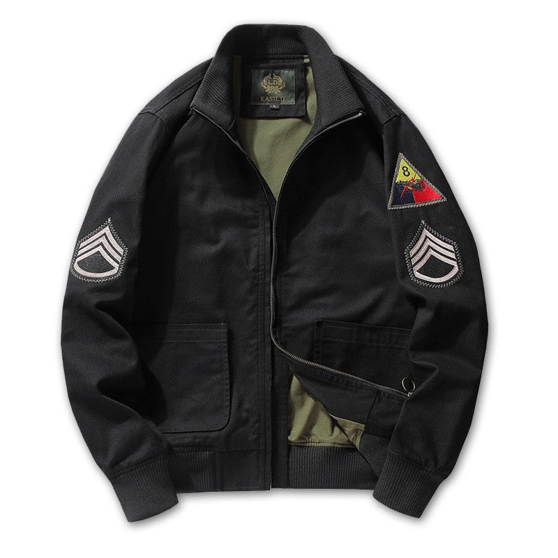 Herren nan militärisch inspirierte Bomberjacke mit aufgesetzten Patches, verdecktem Reißverschluss und elastischen Bündchen EB