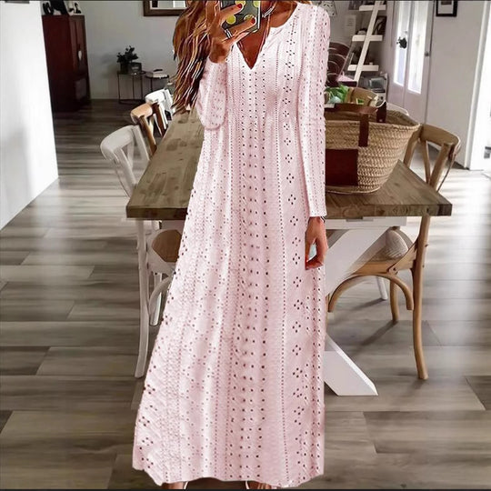 Damen Maxikleid mit filigranem Lochmuster und V-Ausschnitt EB