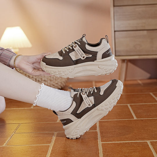 Damen Chunky Sneakers mit modernem Obermaterial und robustem Profil EB