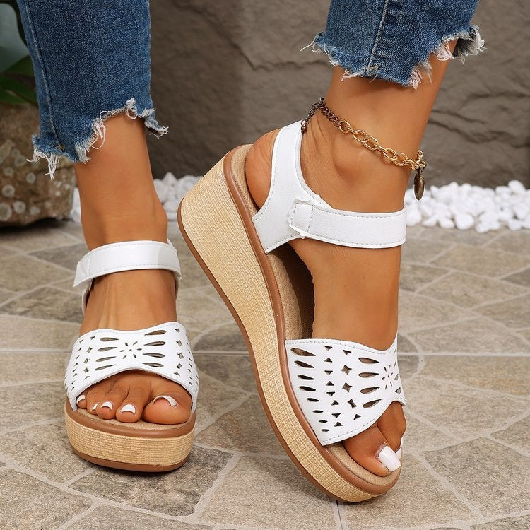 Damen komfortable Keil-Sandalen mit perforiertem Obermaterial EB