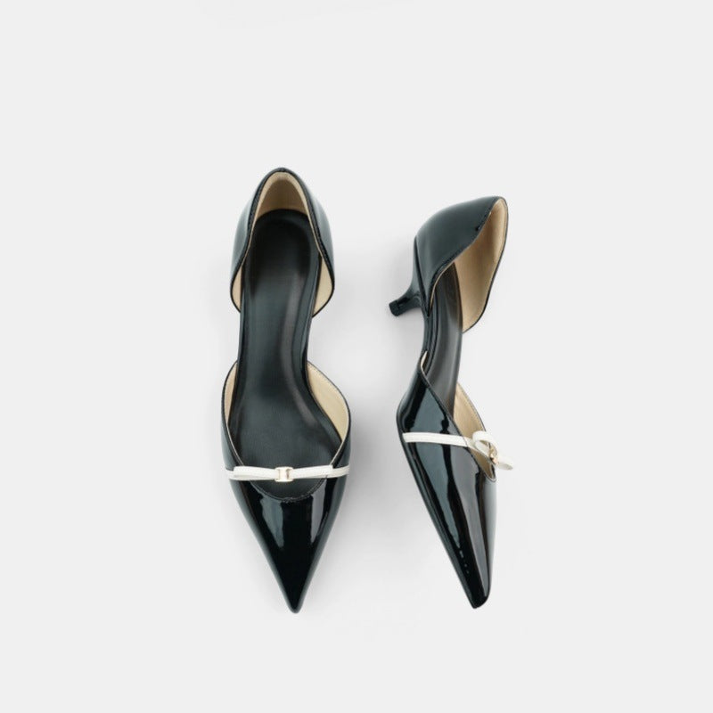 Damen Elegante Lack‑D'Orsay‑Pumps mit spitzer Zehenkappe, niedrigem Kittenabsatz und zartem Zierriemchen EB