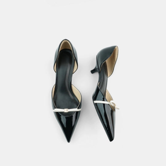Damen Elegante Lack‑D'Orsay‑Pumps mit spitzer Zehenkappe, niedrigem Kittenabsatz und zartem Zierriemchen EB