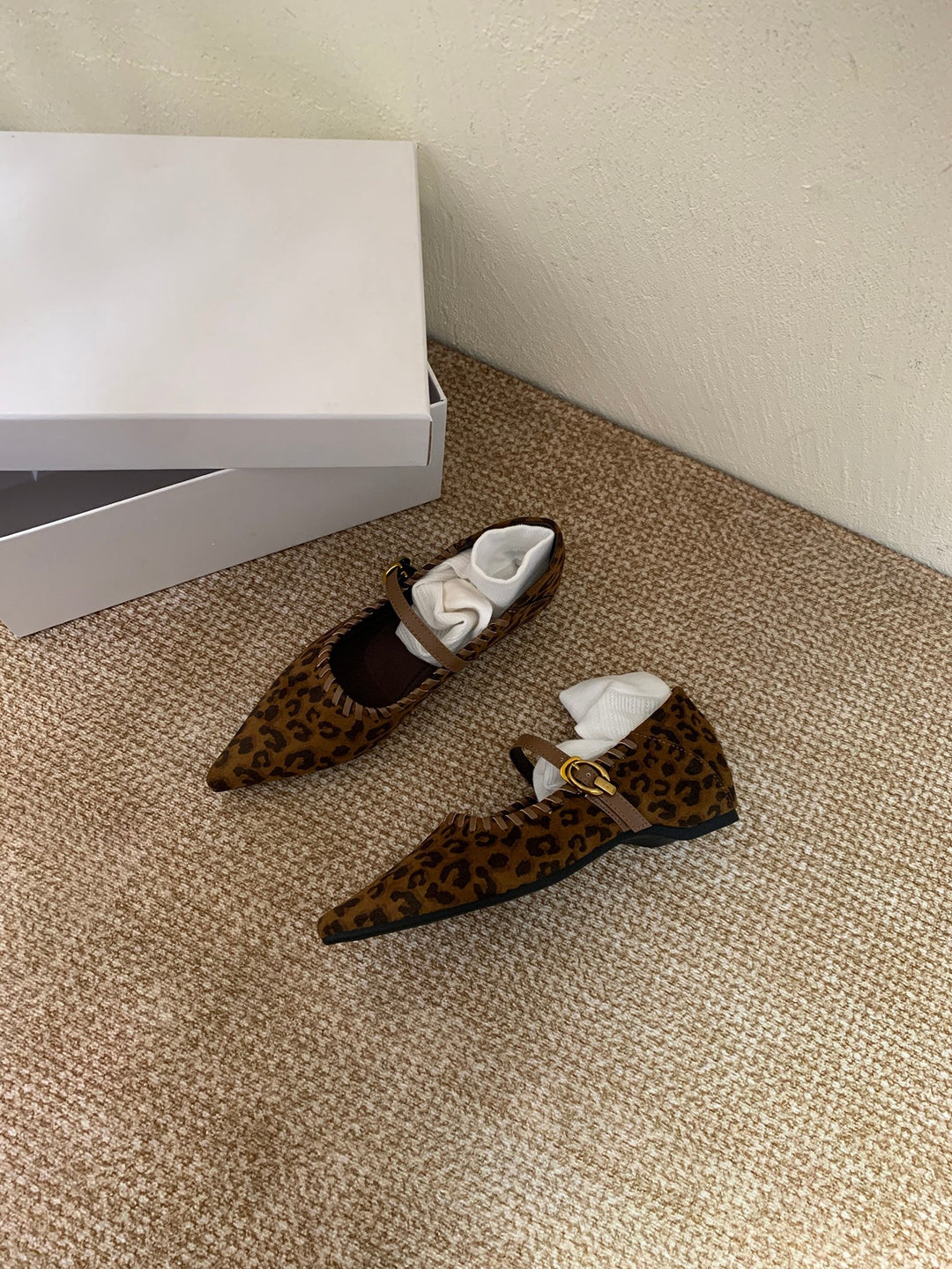 Damen elegante Schnürpumps mit modischem Riemen und spitzem Fußteil EB