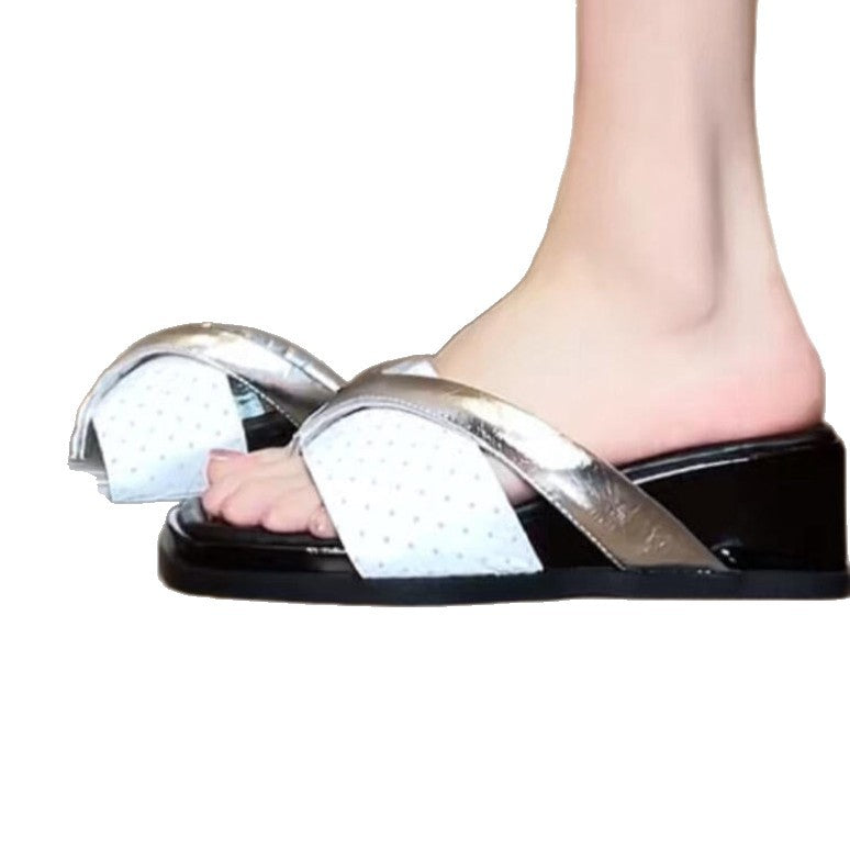 Damen elegante Zehentrenner mit schickem Riemchen und funkelnden Akzenten EB