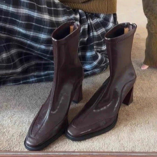 Damen elegante Stiefeletten mit hochmodischem Schnitt und robustem Blockabsatz EB