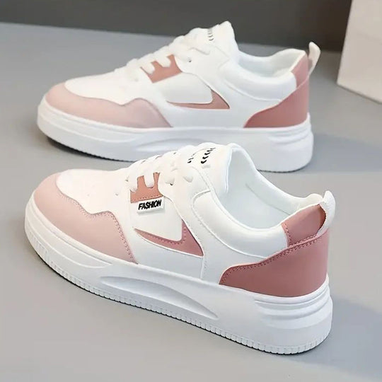 Damen Sportliche Sneaker mit modischen Akzenten und dämpfender Sohle EB
