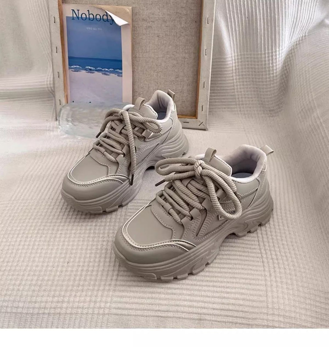 Damen Sportliche Sneakers mit robustem Profil und bequemer Dämpfung EB