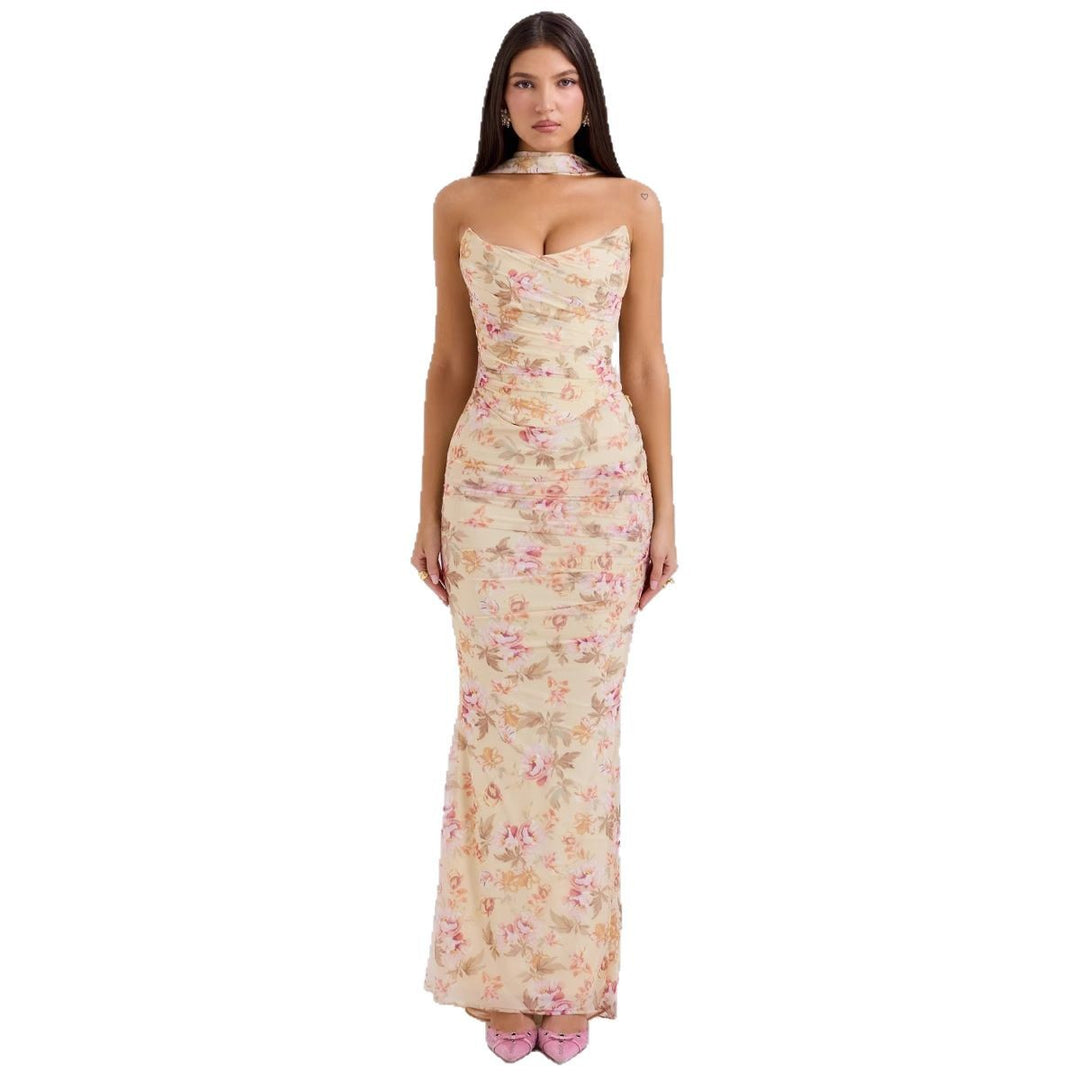 Damen figurbetontes Abendkleid mit schulterfreiem Design und raffinierten Drapierungen EB