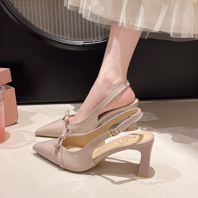Damen Slingback-Pumps mit spitz zulaufendem Design und glänzender Oberfläche EB