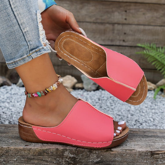 Damen Bequeme Schlupfsandalen mit modischem Schnitt EB