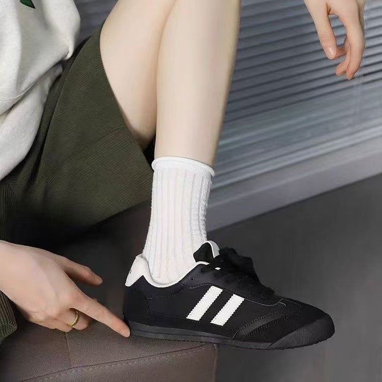 Damen Sportliche Sneakers mit atmungsaktiver Mesh-Konstruktion und rutschfester Sohle EB