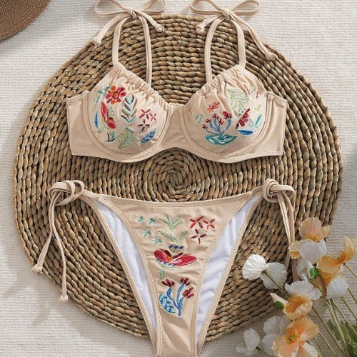 Damen Eleganter Bikini mit kunstvollen Stickereien EB