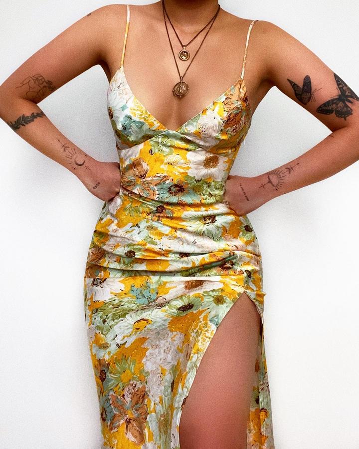 Damen Maxikleid mit tiefem V-Ausschnitt und elegantem Schlitz EB