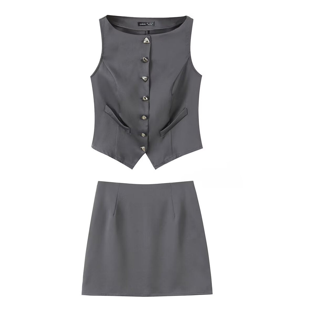 Damen-Set aus tailliertem Weste und kurzem Rock mit eleganten Knopfdetails EB