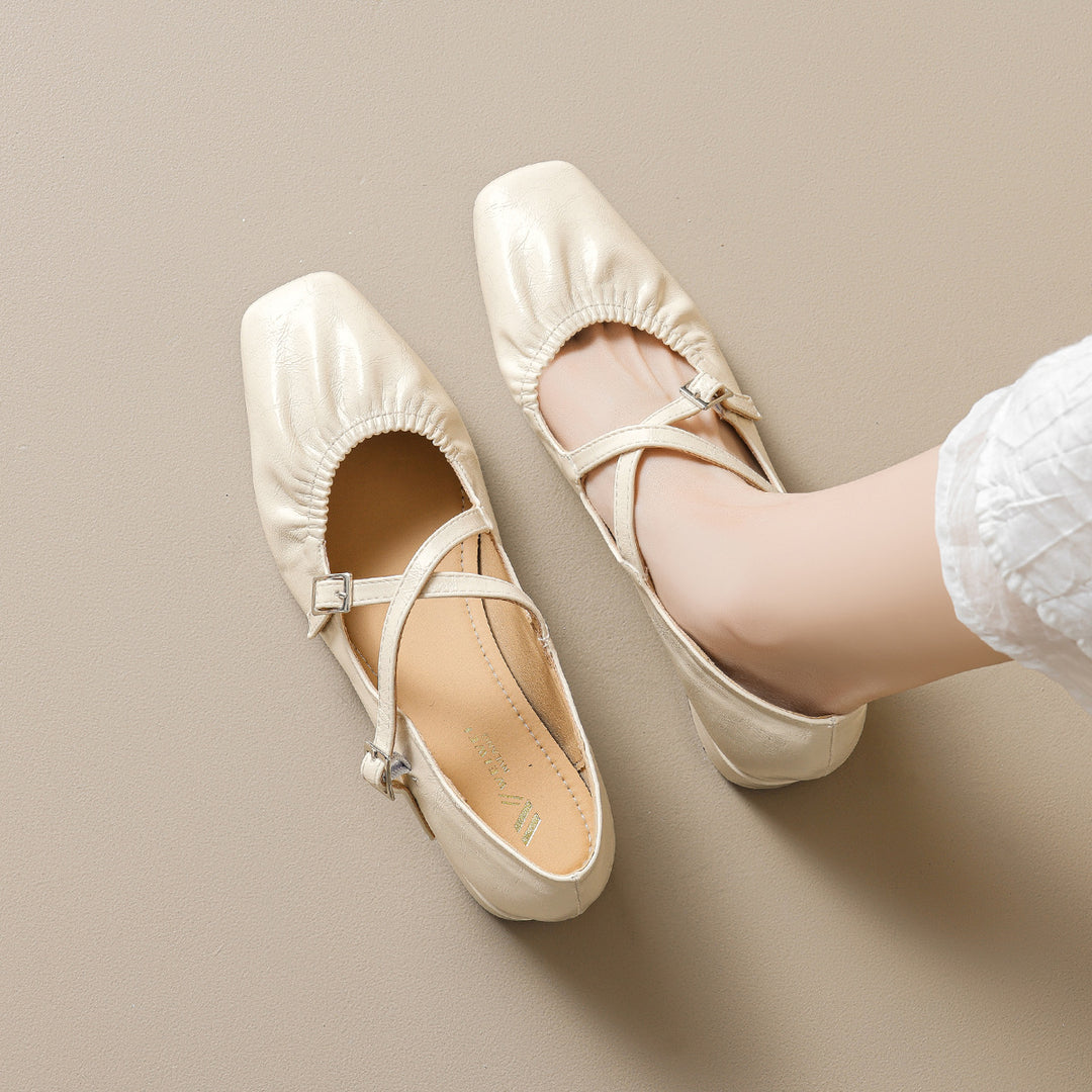 Damen Elegante Ballerinas mit verstellbarem Riemchen und komfortablem Blockabsatz EB