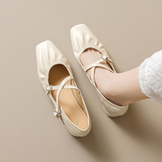 Damen Elegante Ballerinas mit verstellbarem Riemchen und komfortablem Blockabsatz EB