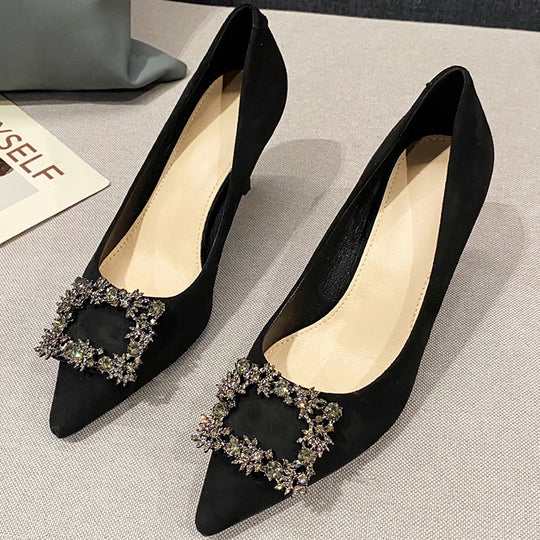 Damen stilvolle Pumps mit funkelndem Broschendetail EB