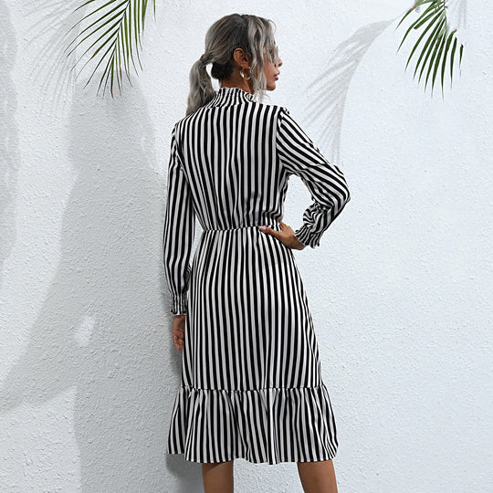 Damen Langarm-Puffärmelkleid mit Rüschensaum EB