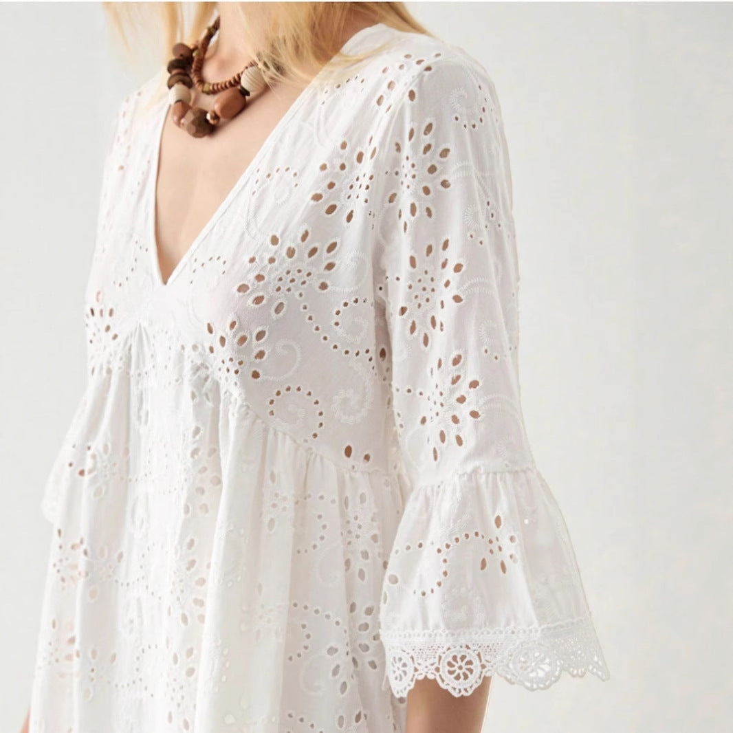 Damen Bluse mit verspieltem Lochmuster und Rüschendetails EB