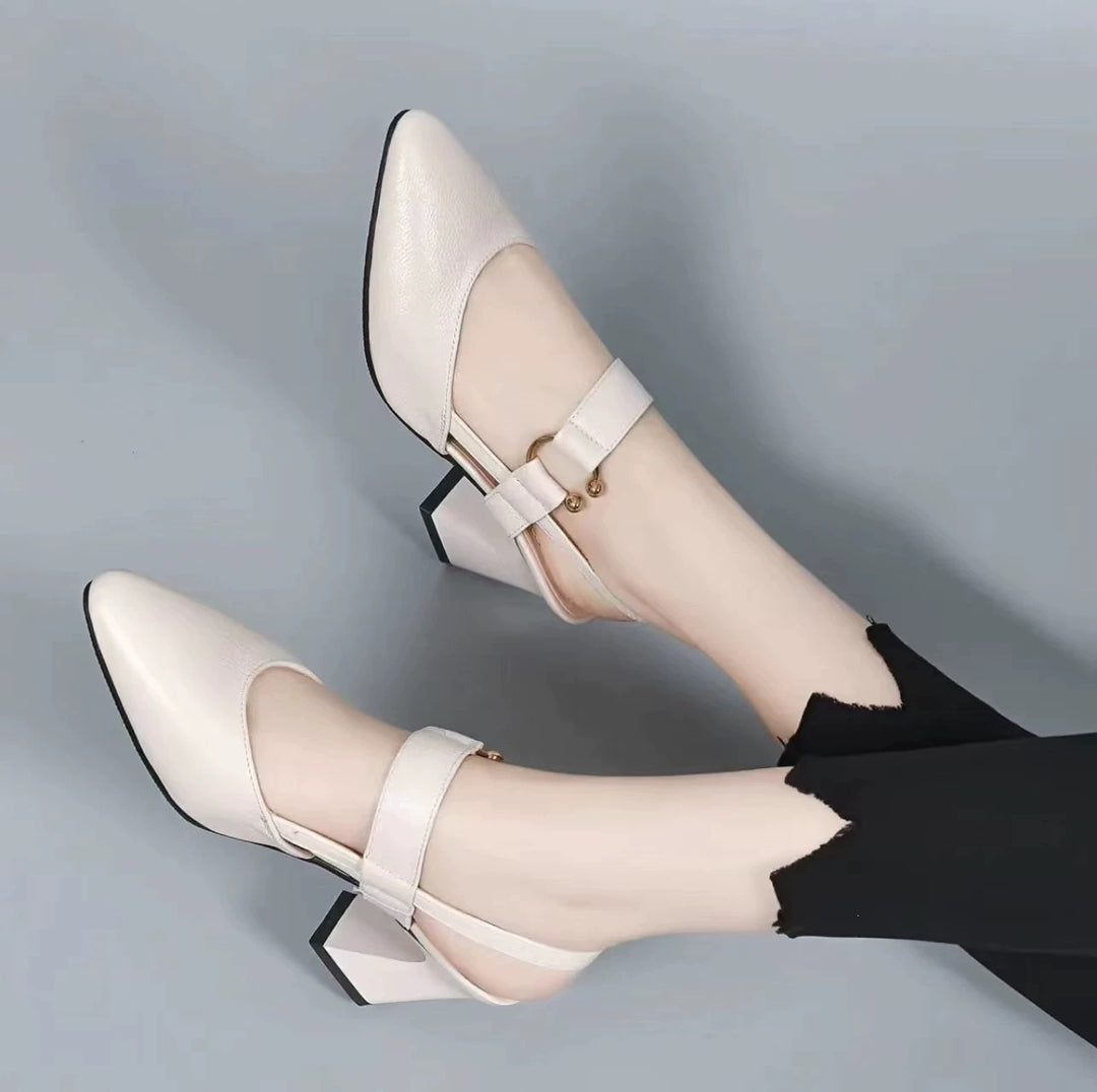 Damen Slingback Pumps mit elegantem Blockabsatz und verstellbarem Riemendesign EB