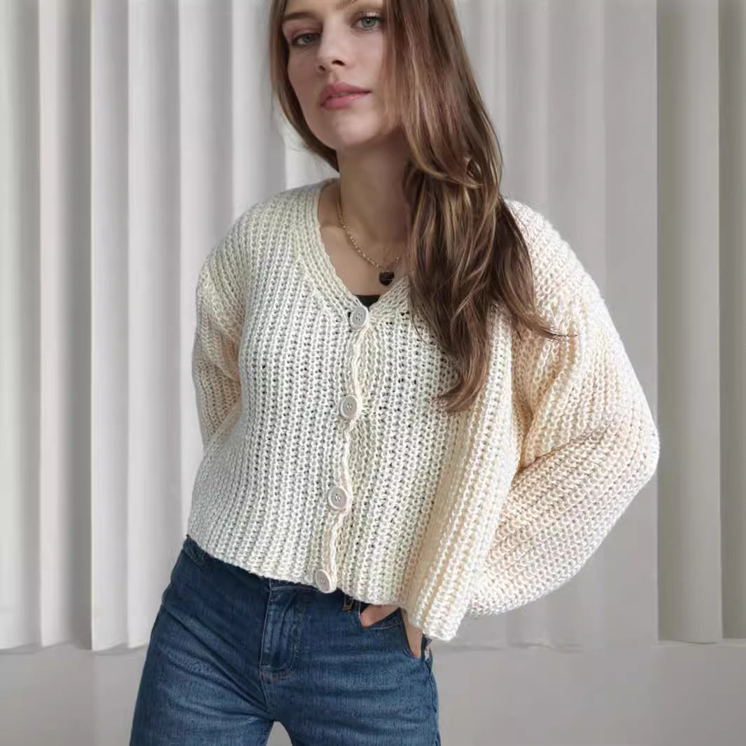 Damen Grobstrickjacke mit modischen Knopfdetails und lässigem Schnitt EB
