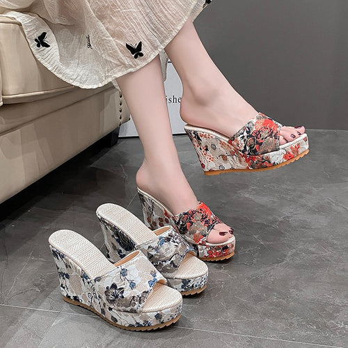 Damen Wedge-Sandalen mit floralem Design und komfortabler Fußbettung EB