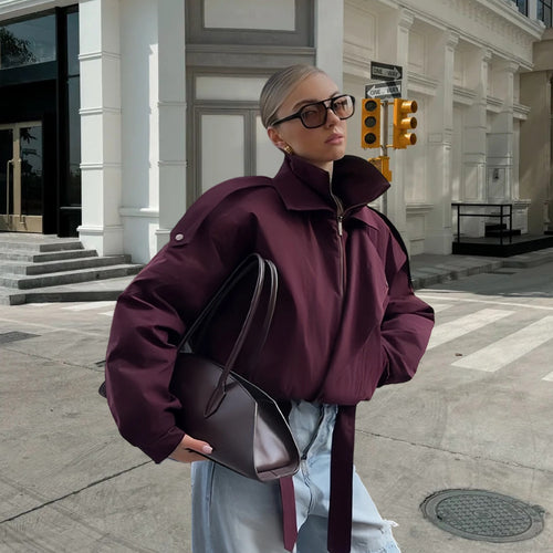 Damen Urbaner Parka mit hohem Stehkragen und innovativem Schnitt EB