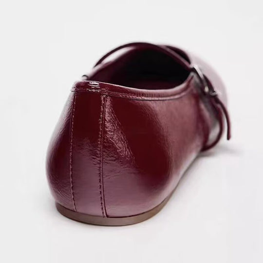 Damen Ballerinas mit verstellbarem Riemen und glänzendem Obermaterial EB