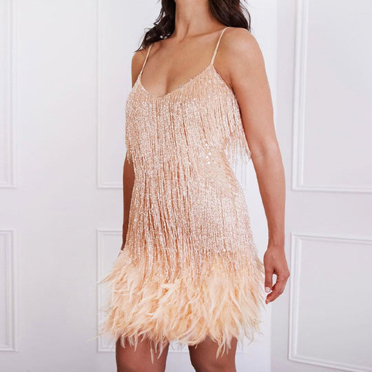 Damen Glitzerndes Abendkleid mit Federn und schimmernden Akzenten EB