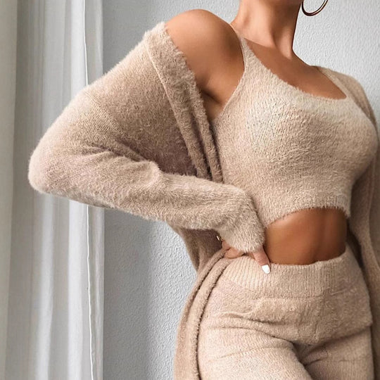 Damen Set aus weichem Strickoberteil und modischen Leggings EB